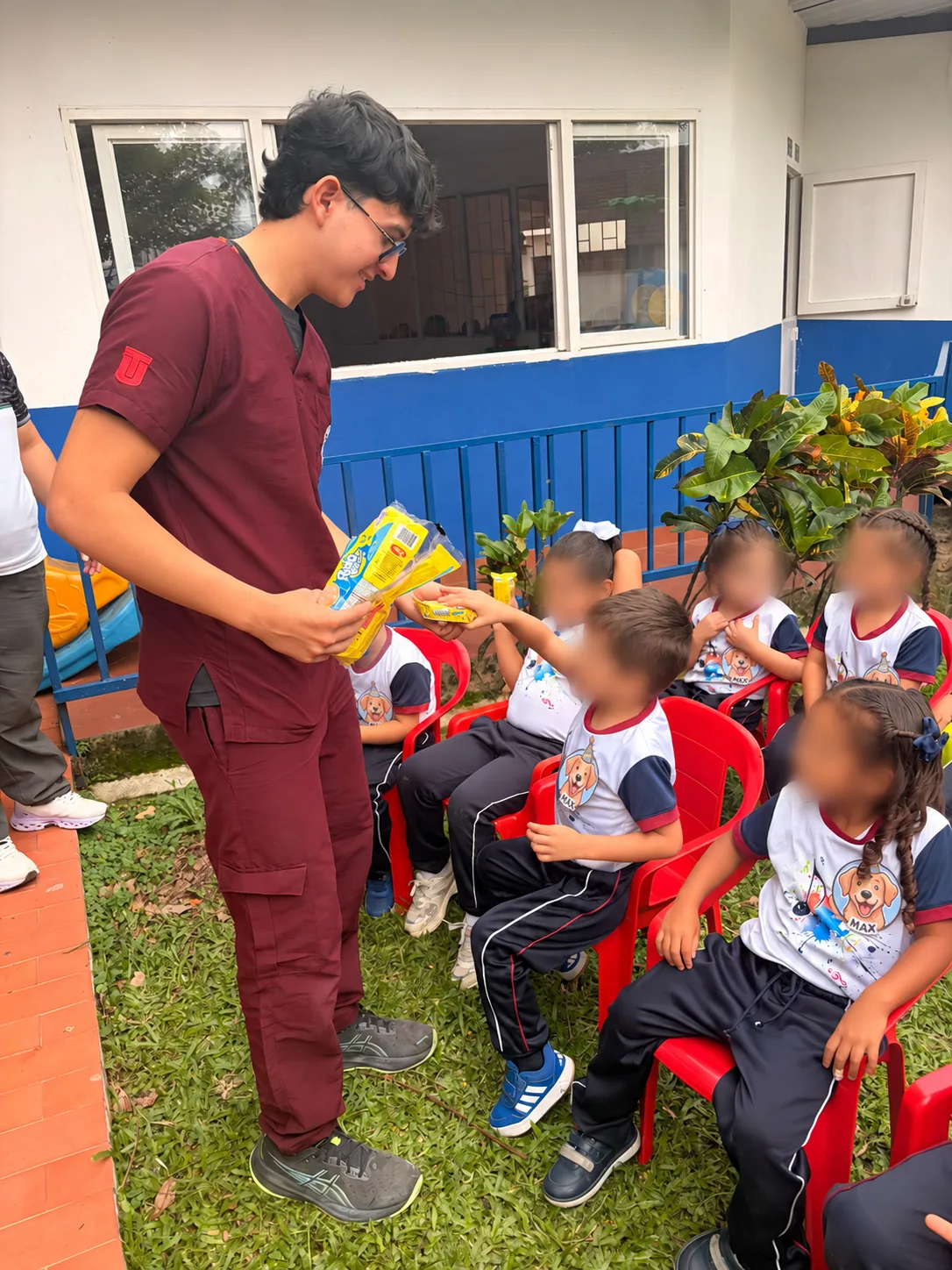 Actividad educativa de Medifauna con niños de la comunidad